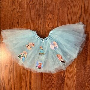 TEE-HEE *RARE* Disney Frozen Girls tutu in excellent pre-owned condition.